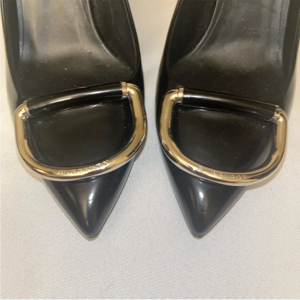 Burberry Flanagan Black Patent Leather Silver D-Ring Heeled Pumps Size 9 (39)